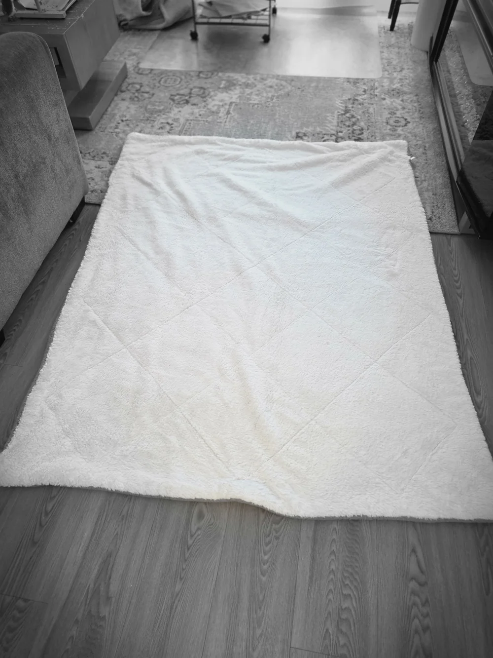 Cozy Plush Throw in Light Gray - Soft Home Bedding Accent